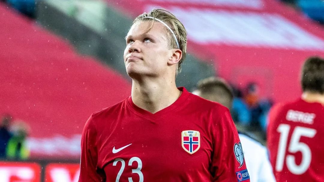 英超：曼城主场3-1击败布莱顿（英超：曼城坐镇主场3比1力克布莱顿）