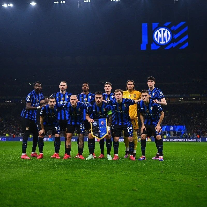 罗马诺：莱万不在迈阿密国际2026年的引援候选名单中（罗马诺：莱万未列入迈阿密国际2026年引援名单）