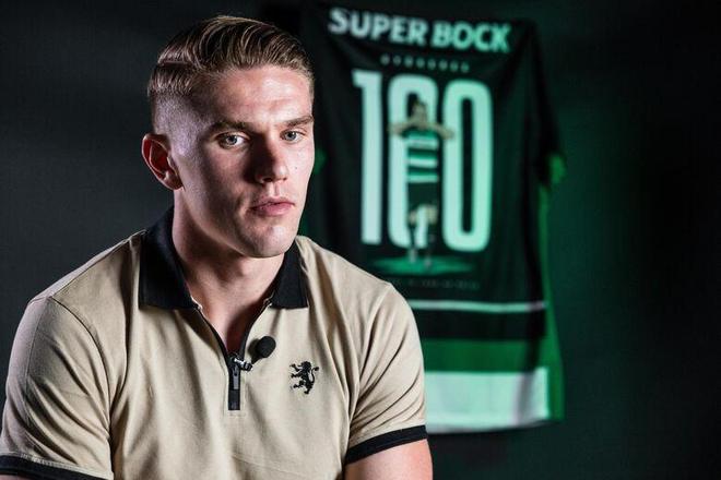 中超：上海海港4-0大胜深圳队