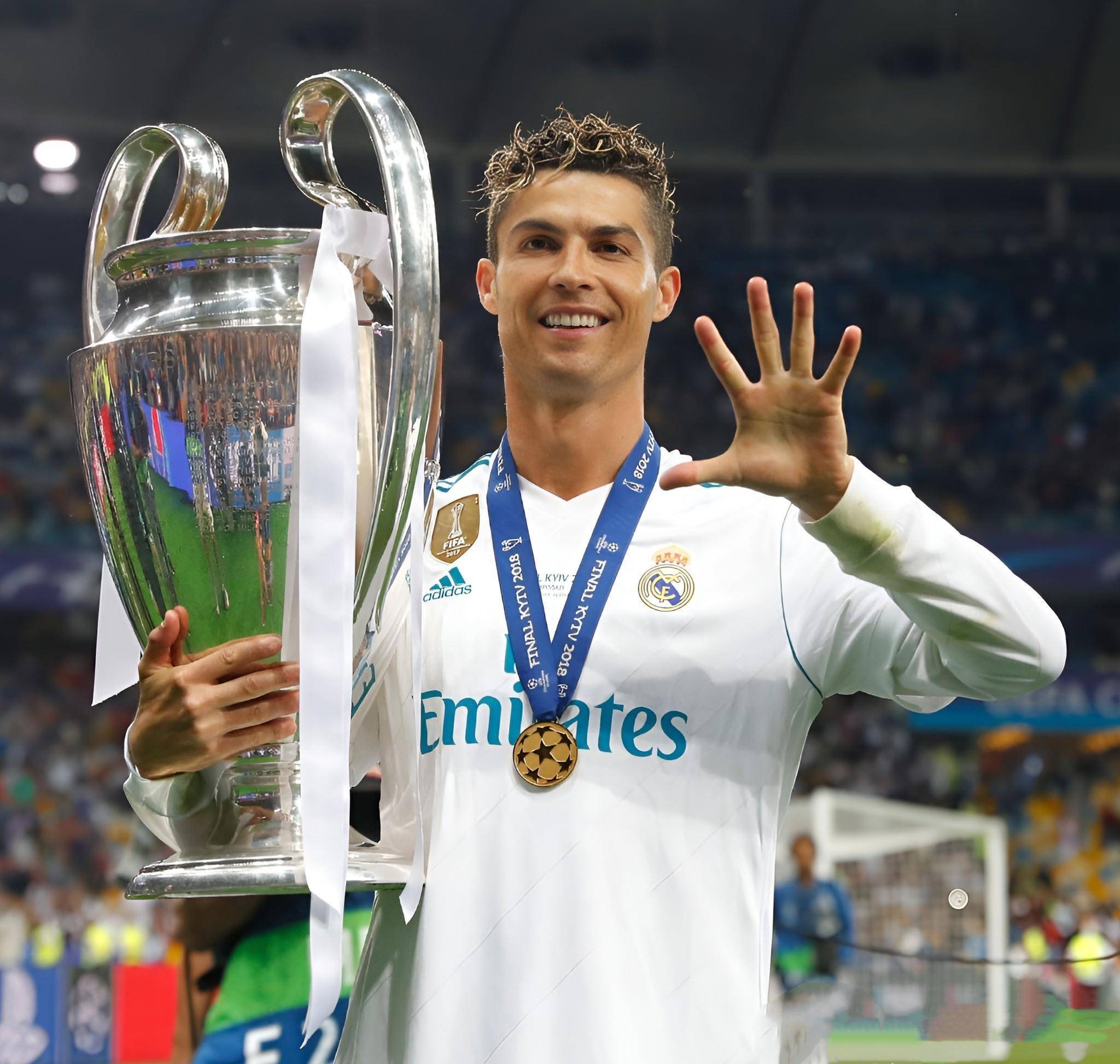 获得机会！加克波萨拉赫均无法出阵，小基耶萨将获得首发机会（机会来临！加克波、萨拉赫双双缺席，小基耶萨有望首发）