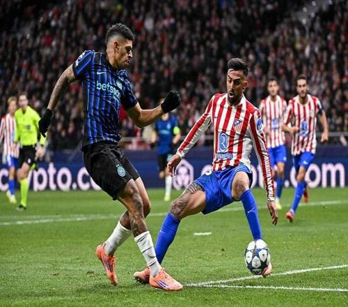 足坛曝出重磅转会，多队加入抢人大战