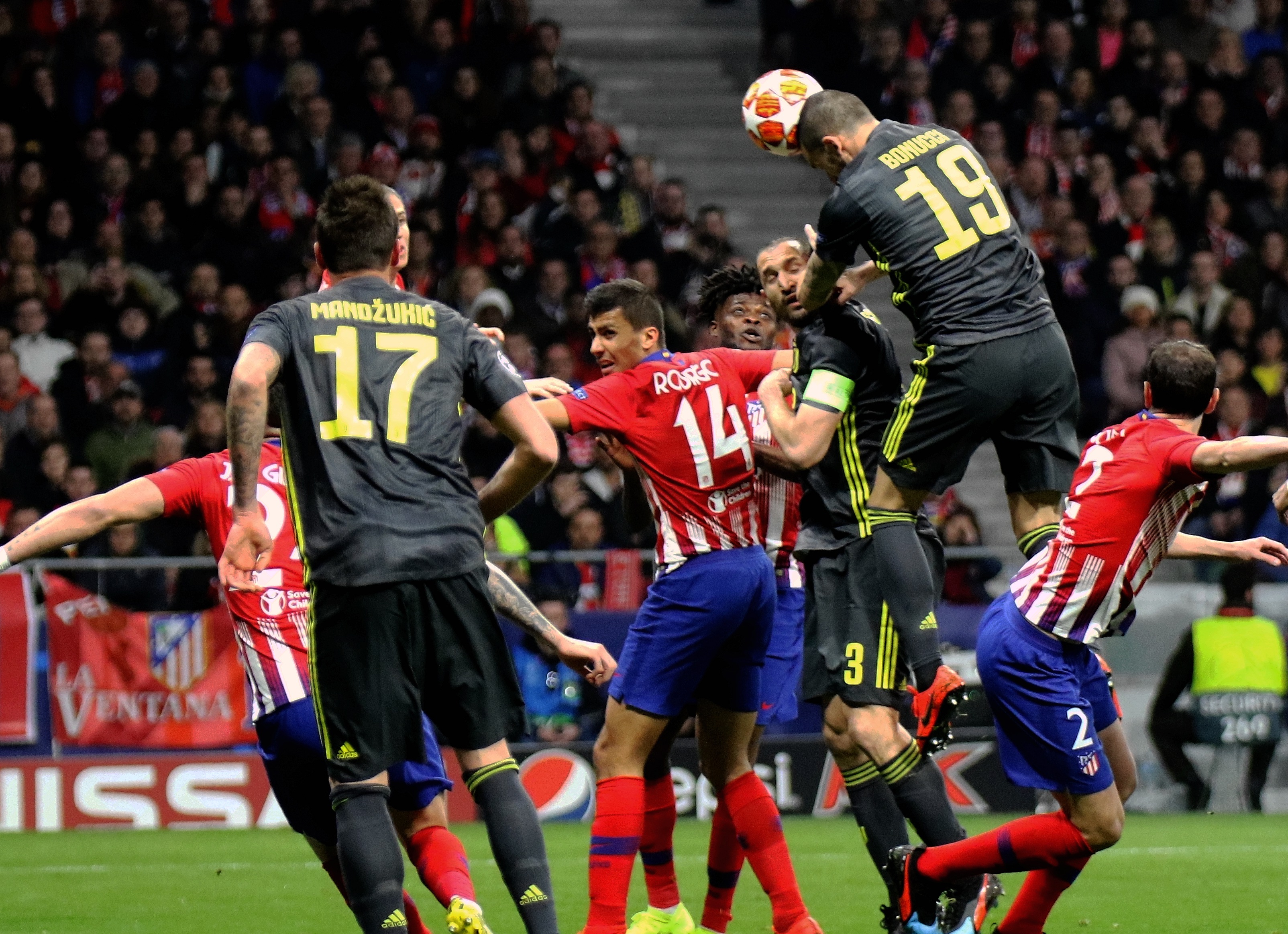 克拉克斯顿赛季第2次三双，本赛季唯二多次拿下三双的中锋