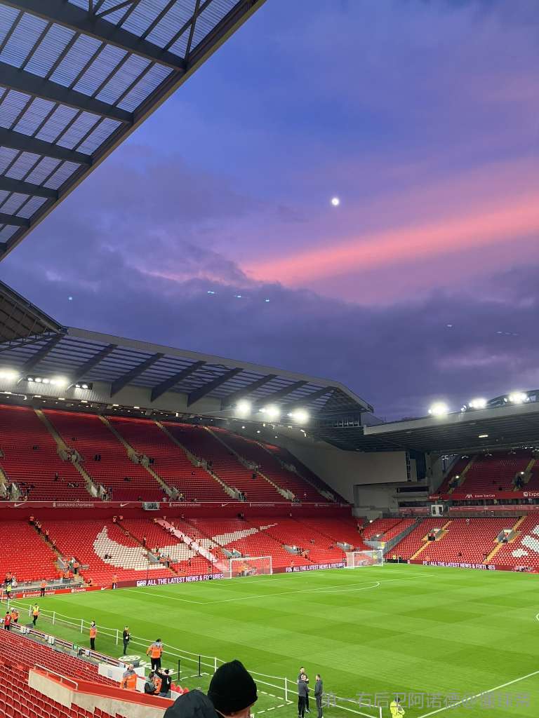 世体：齐达内现身伯纳乌但不会接替阿隆索，他只想执教法国